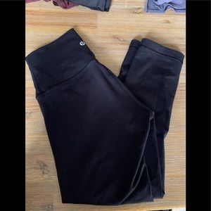 SOLD*lululemon wunder under crop